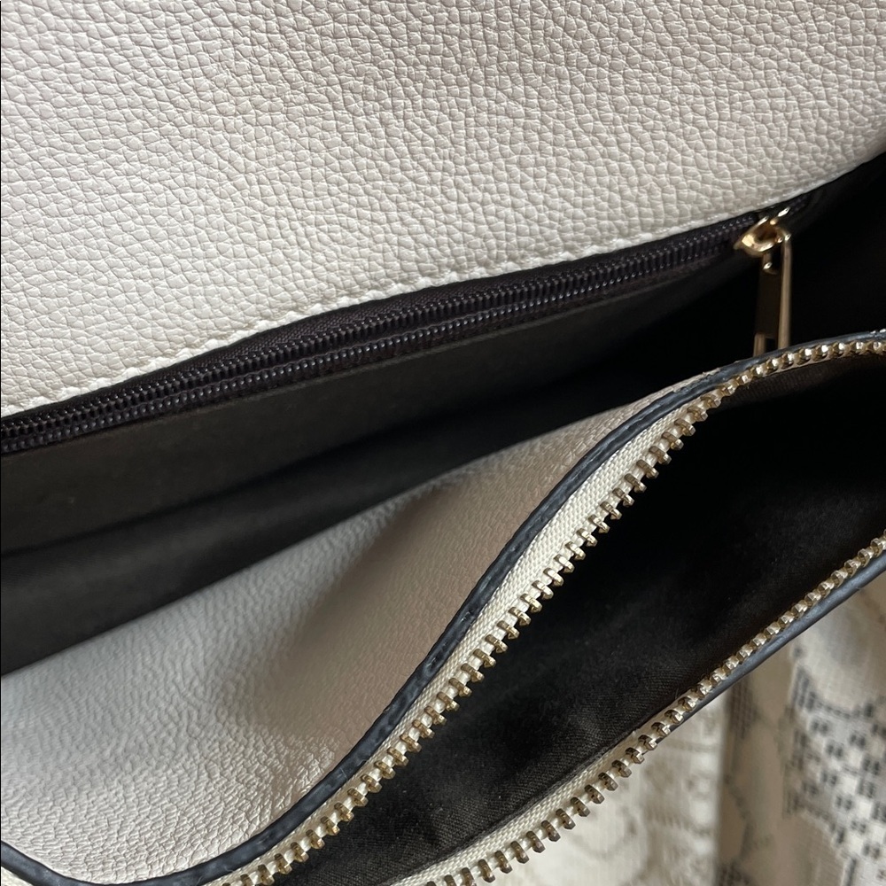 Bo Ho Stylish White Tassel Crossbody Bag - Picture 3 of 7